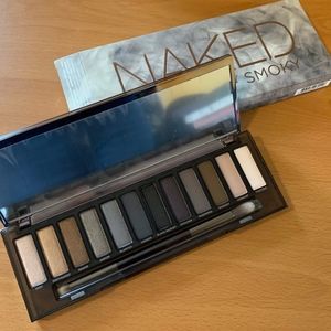 Urban Decay Naked Smoky Eyeshadow Palette - NIB